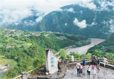 配资炒股论坛 人民日报海外版关注云南避暑游市场持续火热